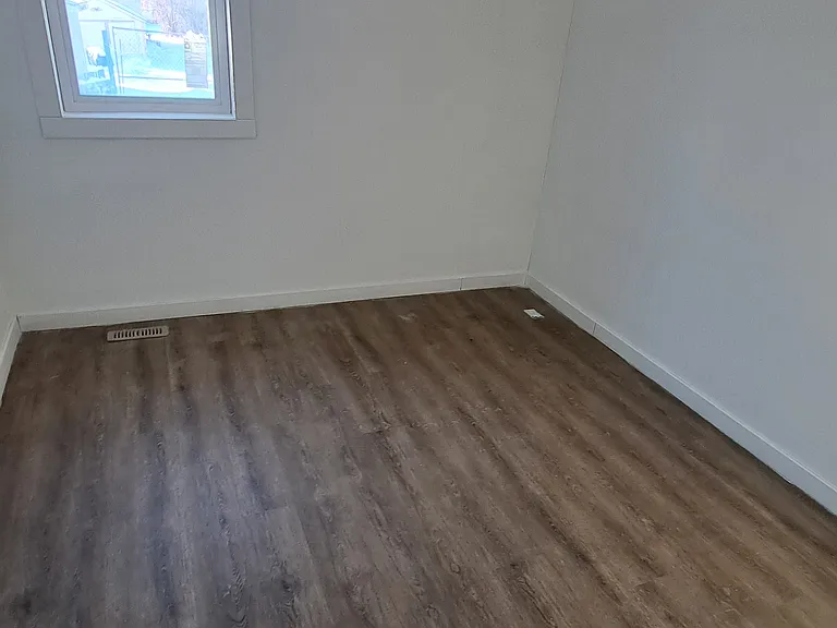 1428 Queen St — Photo 12