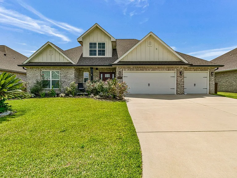 6076 Cherry Hill Cir — Photo 1