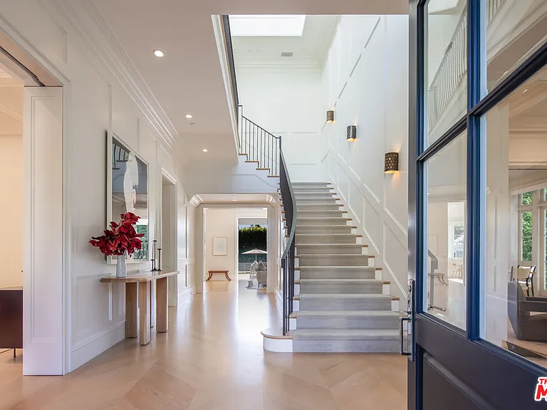 1580 Sorrento Dr — Photo 4