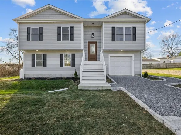 41 Hudson St, Tiverton, RI 02878