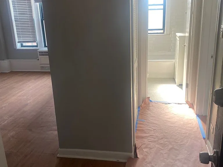 Stunning Large One Bedroom, Lake View, Elevator Building — Photo 40