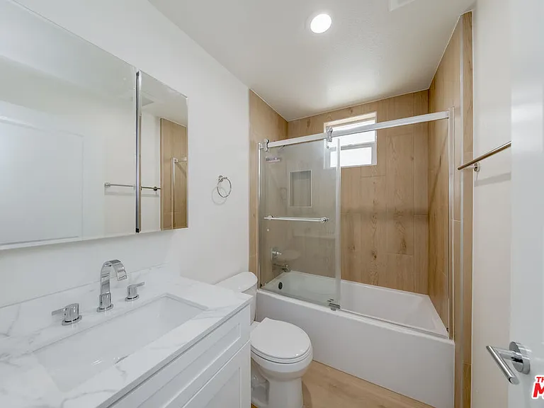 233 N Chicago St — Photo 24