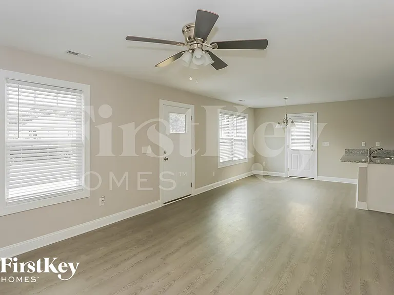 231 Front St — Photo 5