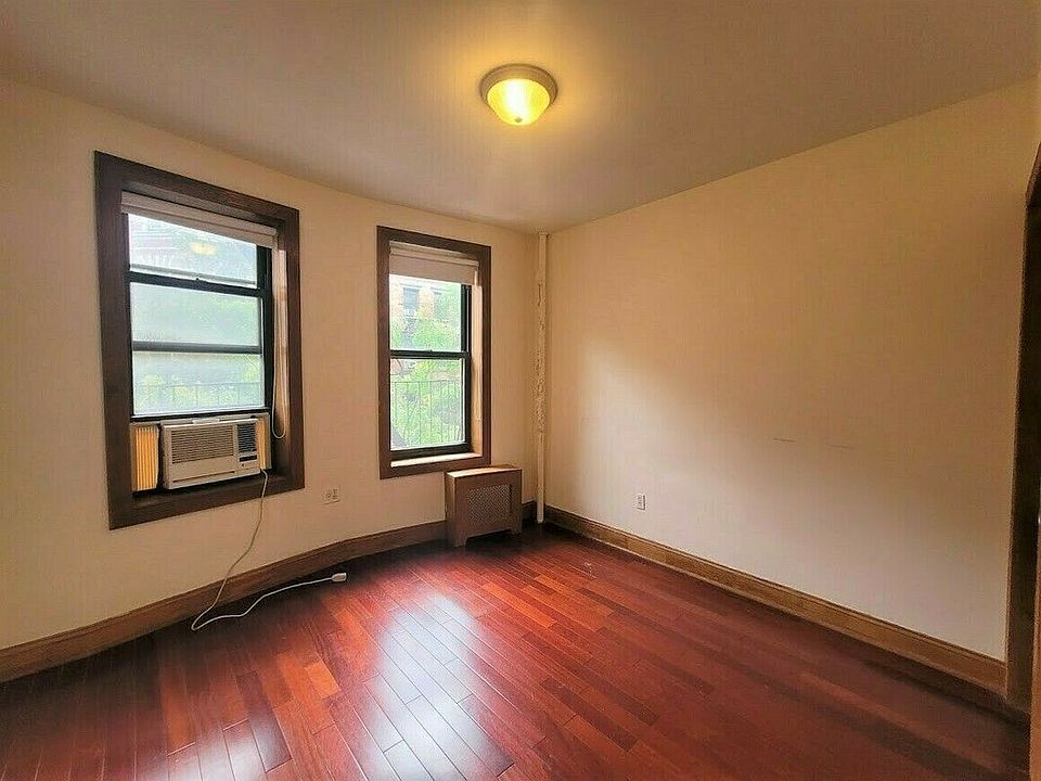 1st image of 223 W 16th St APT 3C