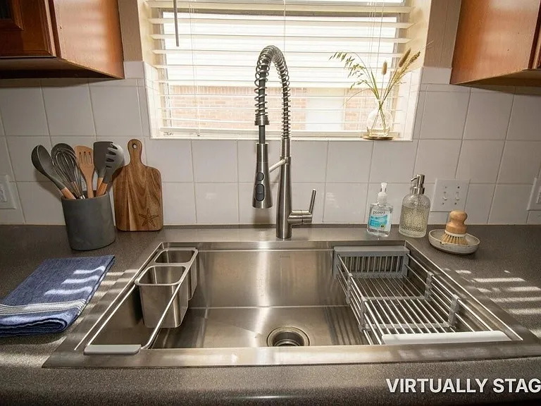 1806 Cedarwood Ct — Photo 7