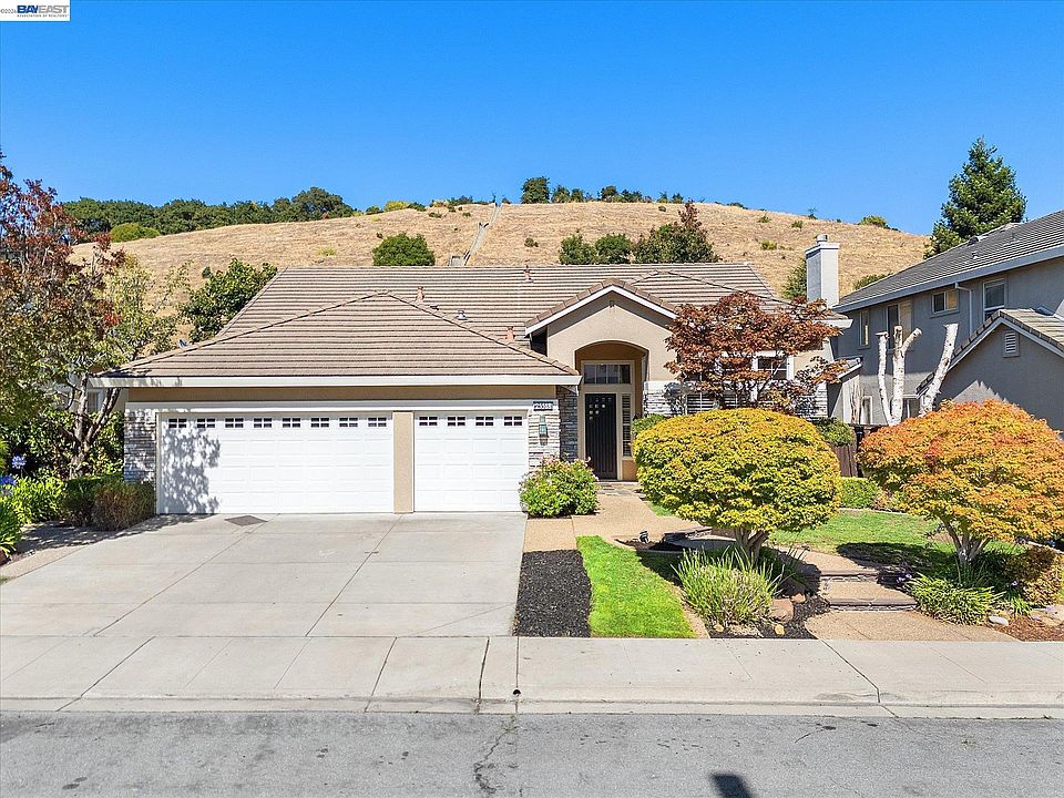1st image of 25518 Gold Ridge Dr