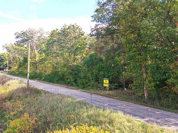 3rd image of 450 N 1400th Rd W