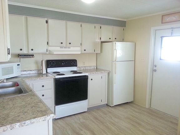 4th image of 14237 Ulysses Dr
