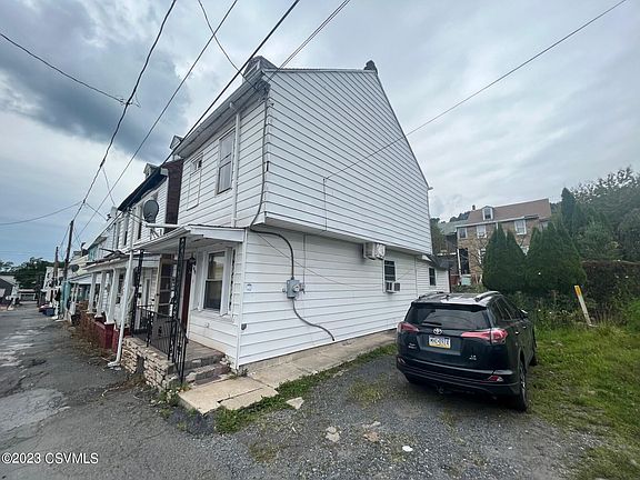 3rd image of 419 W Arlington St