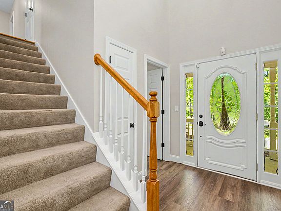4th image of 15 Ingram Ct