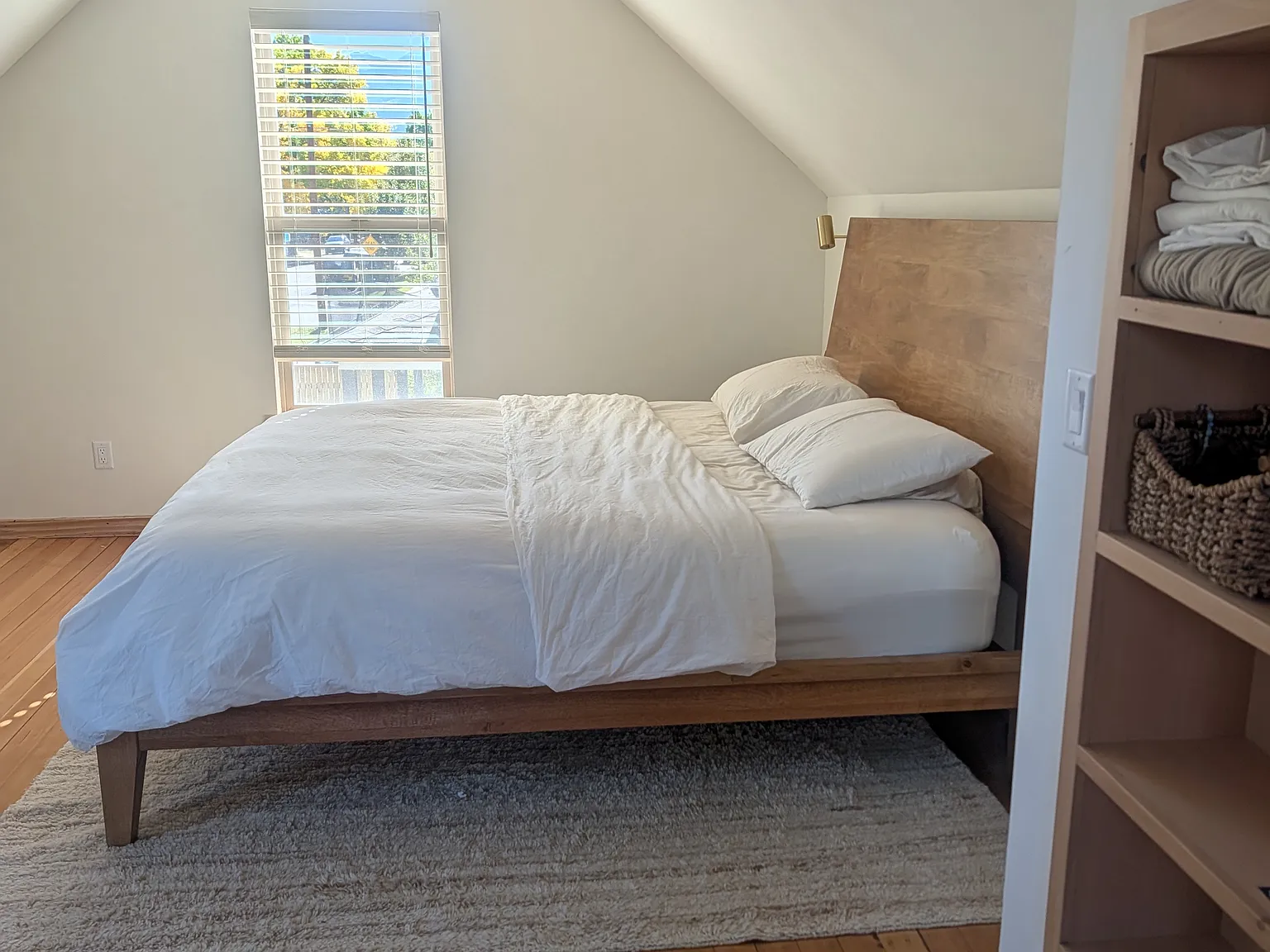 2 bed, 1930 sqft, $2,300 — Photo 3