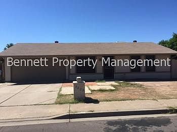 1st image of 2203 E Hampton Ave