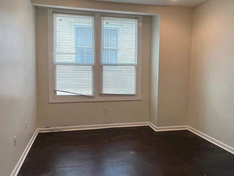 2505 Peniston St — Photo 6