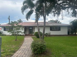 2450 Mineola Dr N, Belleair Bluffs, FL 33770