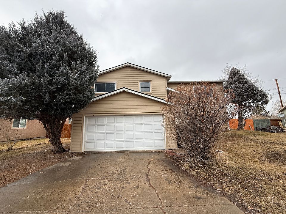 1st image of 330 Woodbury Dr