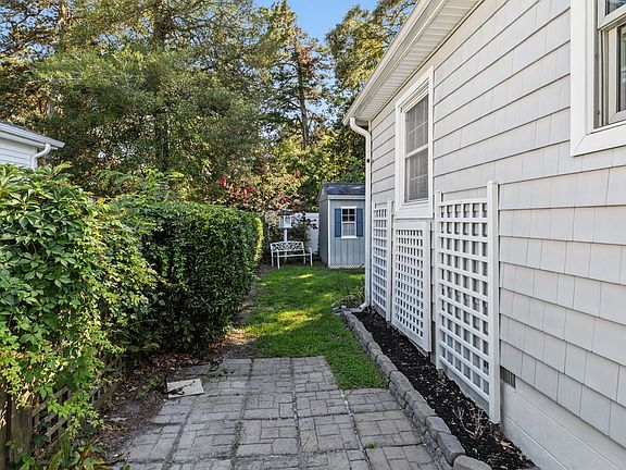 4th image of 26 Delford Rd N