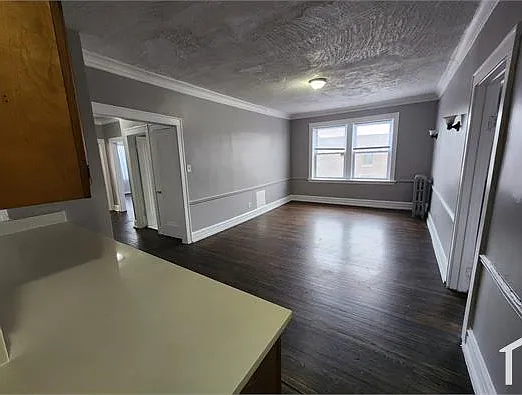 7758 S Jeffery Ave — Photo 6