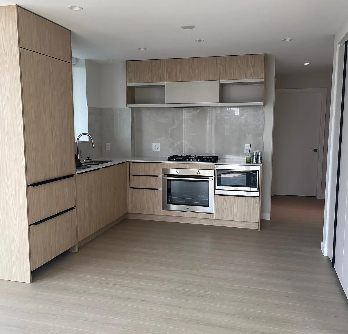 2 bed, 795 sqft, $2,950 — Photo 2