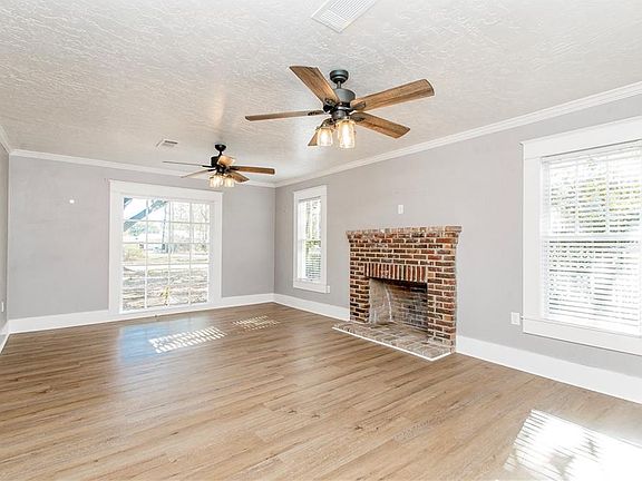 3rd image of 803 N Border Dr
