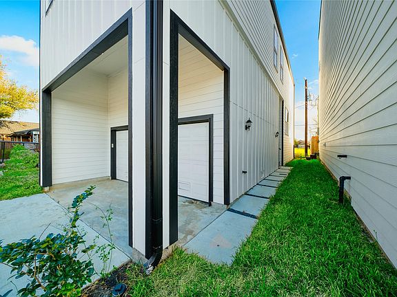 2nd image of 5324 Rue St