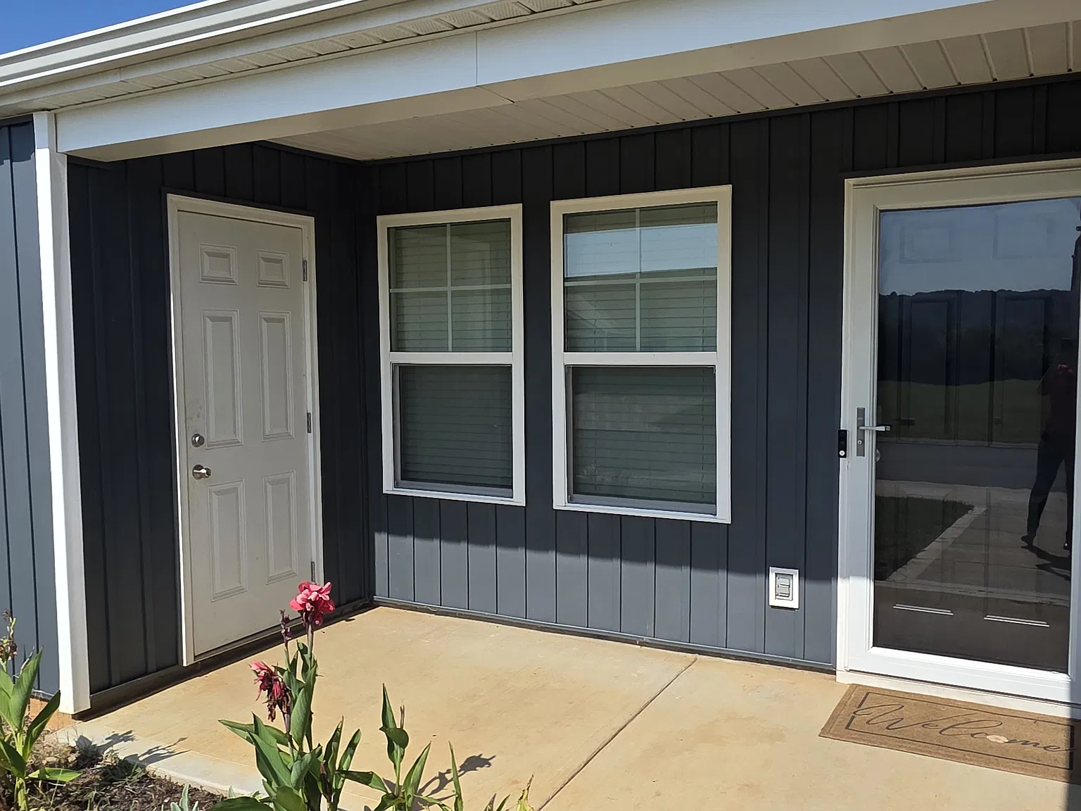 3 bed, 1182 sqft, $1,650 — Photo 2