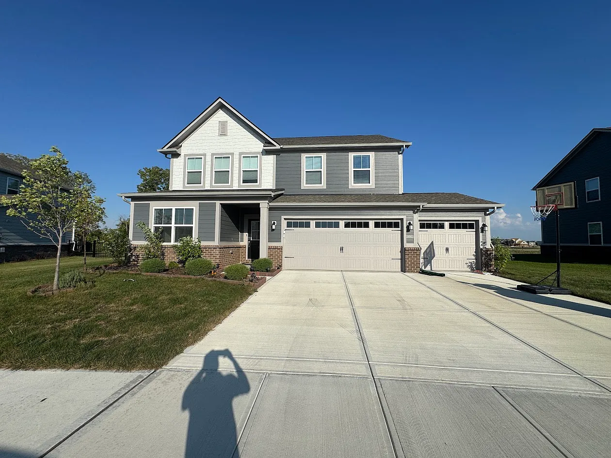 5 bed, 3.5 bath, 3064 sqft, $3,195 — Photo 4