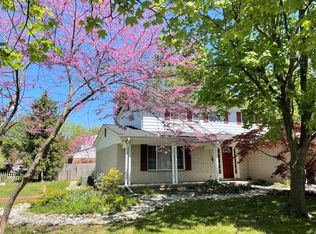 459 Eastlook Dr, Saline, MI 48176