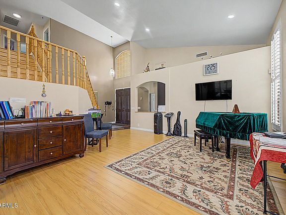 4th image of 6328 W TONOPAH Drive
