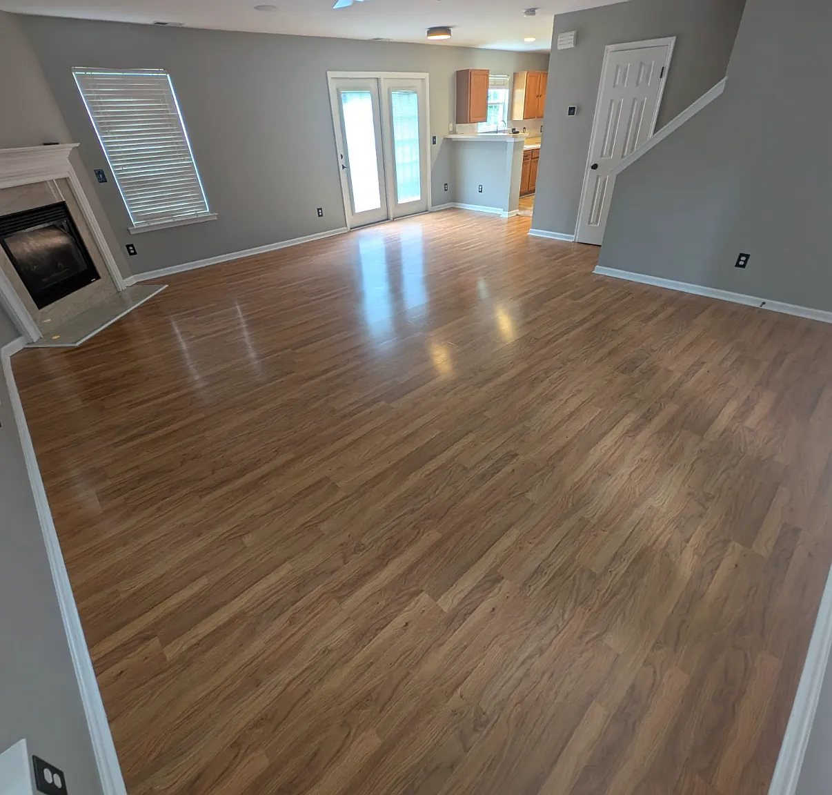 3 bed, 2.5 bath, 1376 sqft, $1,900 — Photo 2