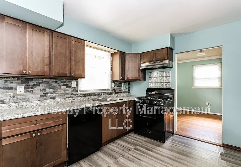 359 Lake Blvd — Photo 6