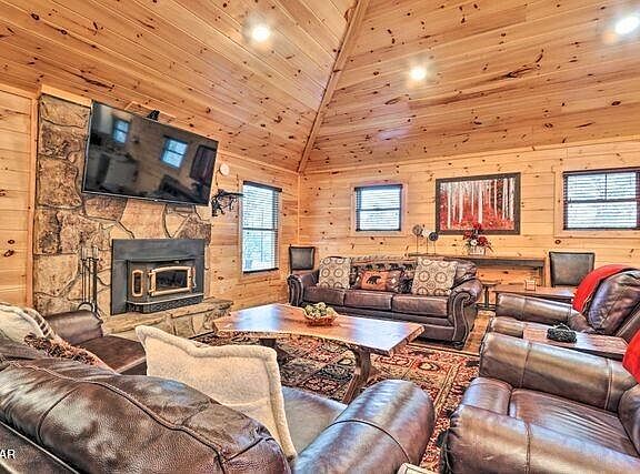 4th image of 1071 Scenic Hills Rd