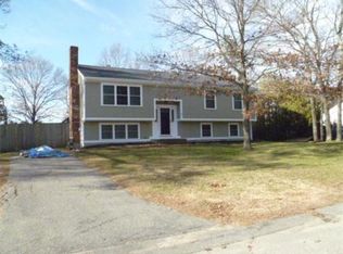 11 Gable Ln, Plymouth, MA 02360