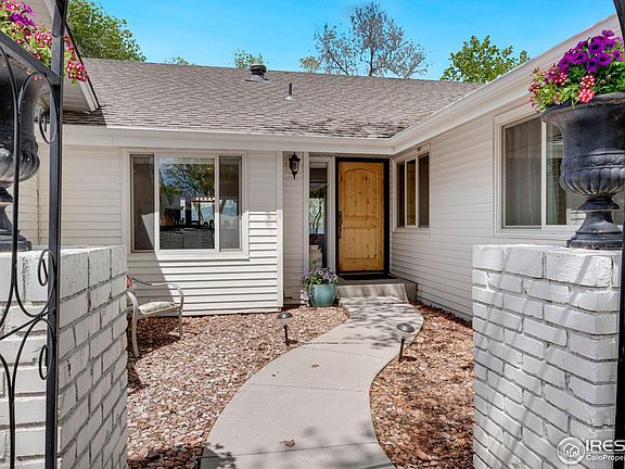 3rd image of 2713 Valley Oak Dr