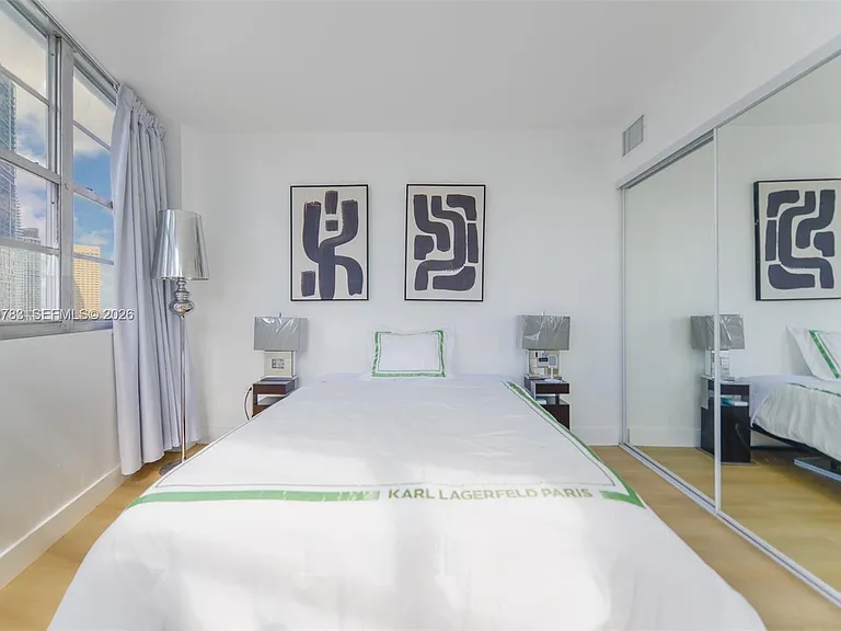 801 Brickell Bay Dr #1962 — Photo 9