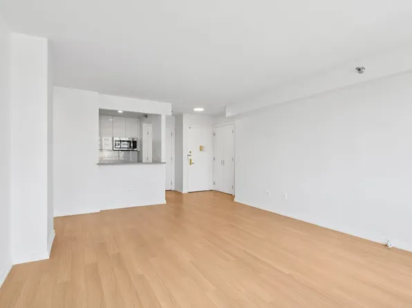 75 West End Avenue image 1 of 20