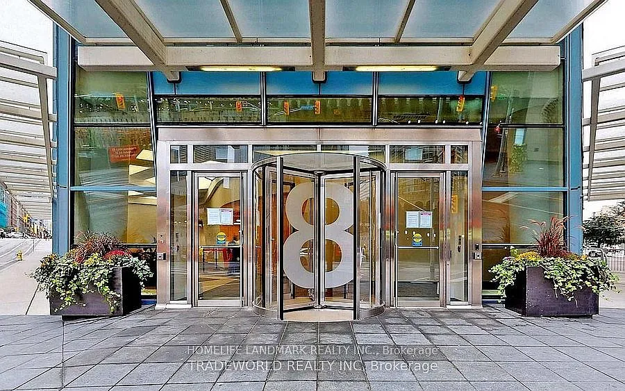 8 The Esplanade #5203