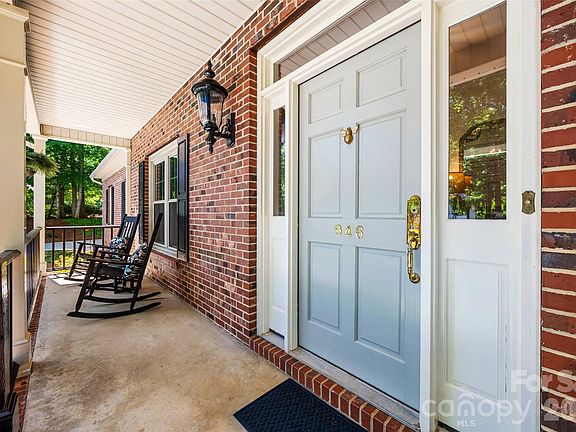 2nd image of 946 Mallard Dr #32