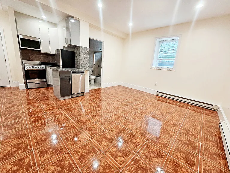 69 Babcock St #18 — Photo 4
