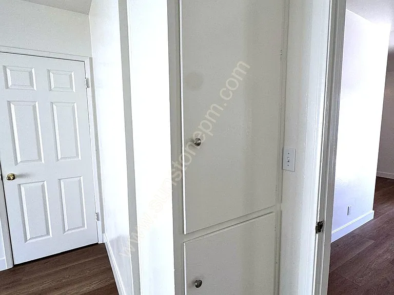 2422 Mariposa St — Photo 12