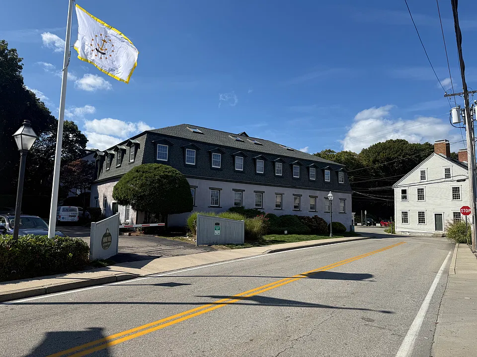 25 Water St #208