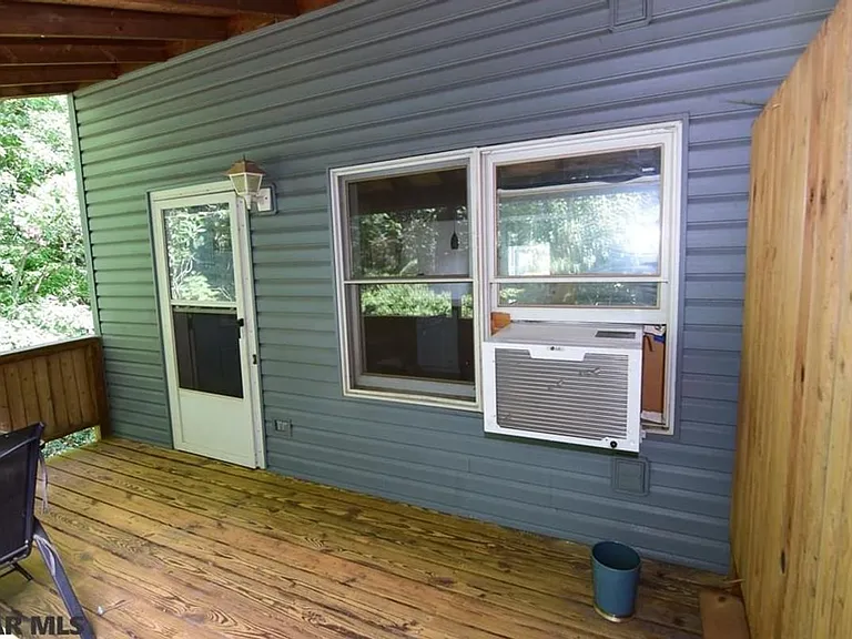2095 Mary Ellen Ln — Photo 12
