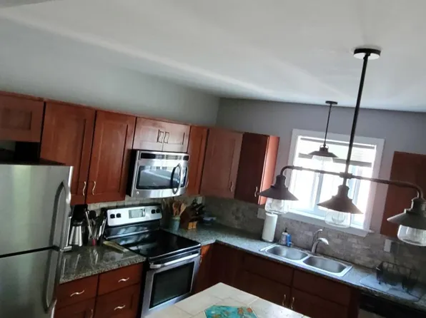 141 Sherman St APT 3, Portland, ME 04101