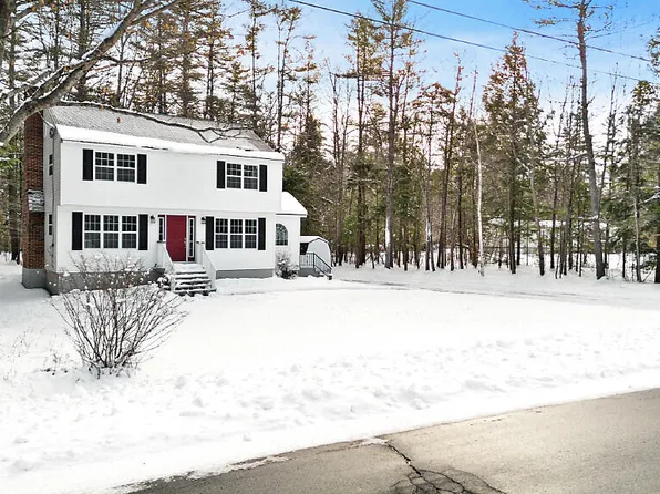 27 Common Road, Dixfield, ME 04224