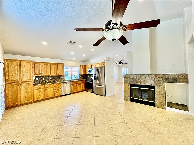 1437 Waterton Dr — Photo 6