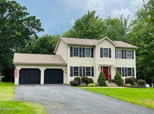 12 Brookside Rd, Waymart, PA 18472