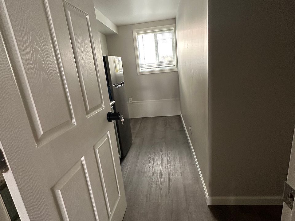 1st image of 1710 33rd Ave