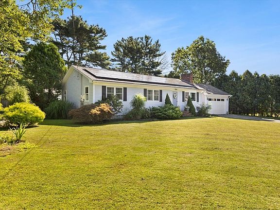 3rd image of 16 Green Meadow Dr