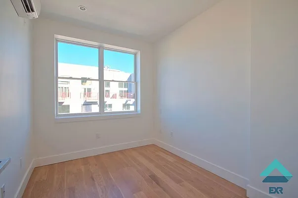 Rented by EXR | media 5