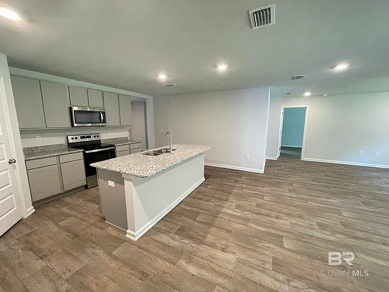 10415 Ruffian Rte — Photo 2