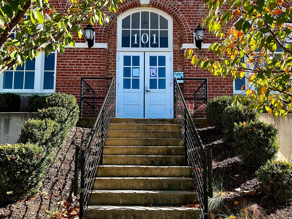 101 W Village Dr #108